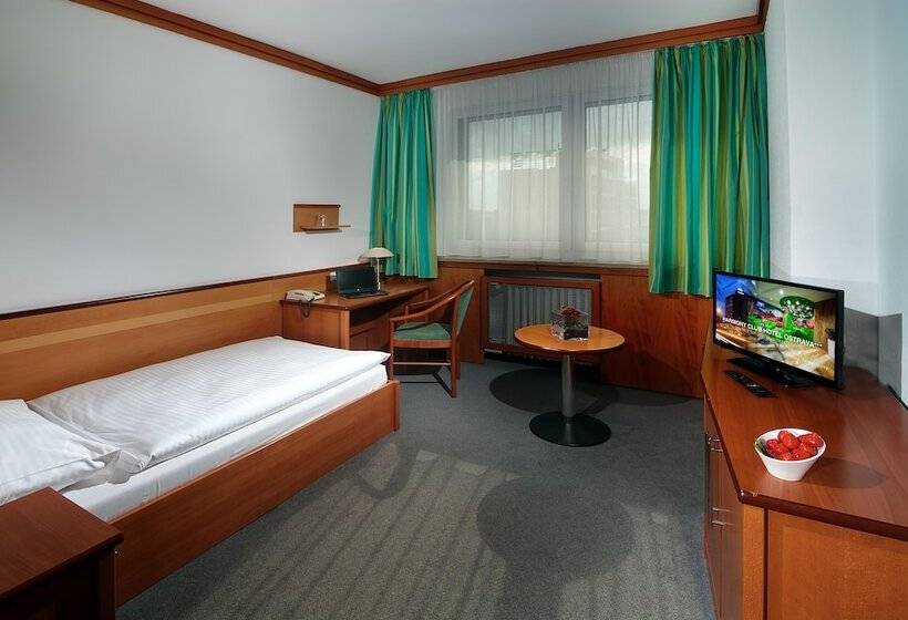 اتاق اکونومی یک تخته, Harmony Club