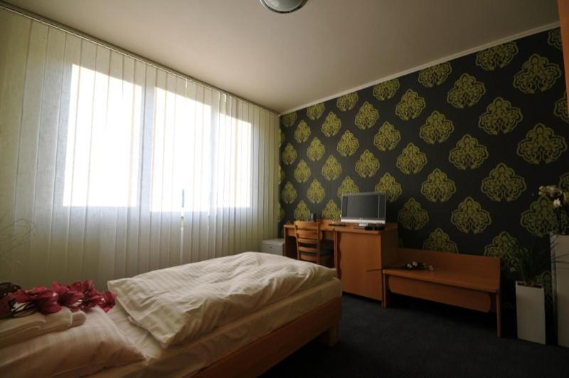 غرفة قياسية, Luna