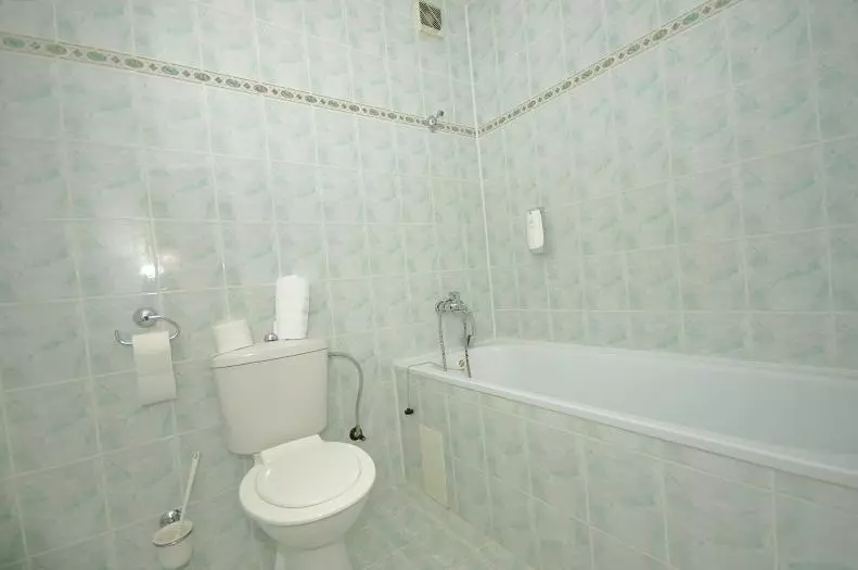 Standard Yhden Hengen Huone, Luna