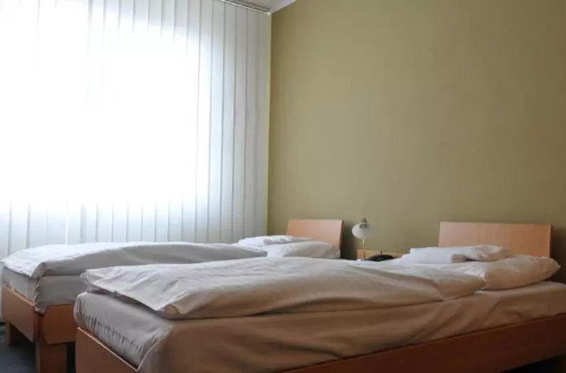 Classic Kolmen Hengen Huone, Luna