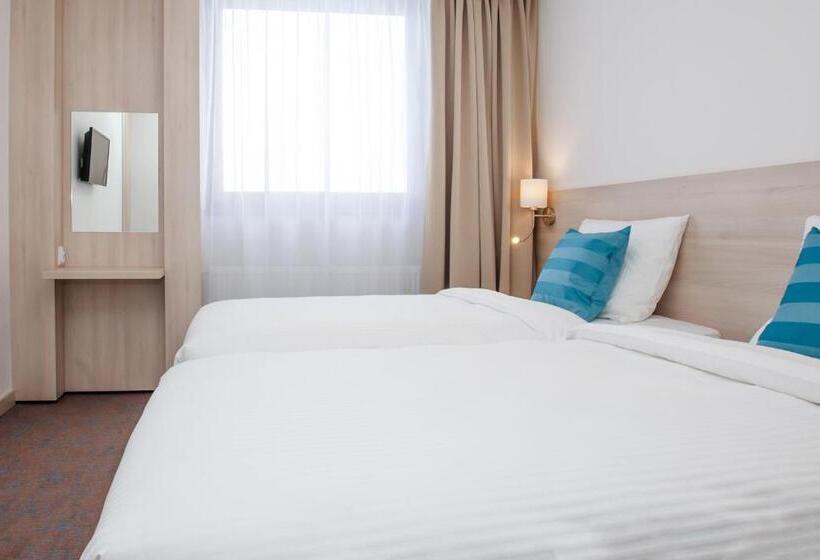 高级大房间, Metropol