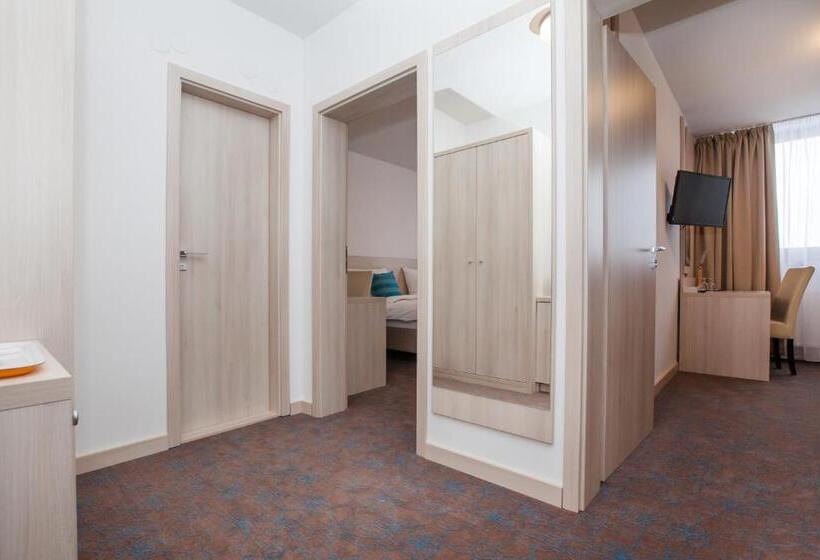 高级家庭房间, Metropol