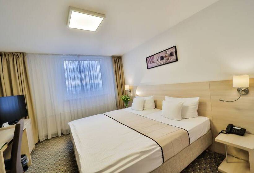 高级大房间, Metropol