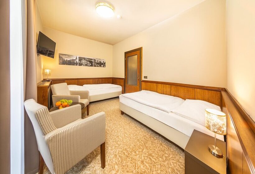 חדר אקונומי, Zlatá Hvězda