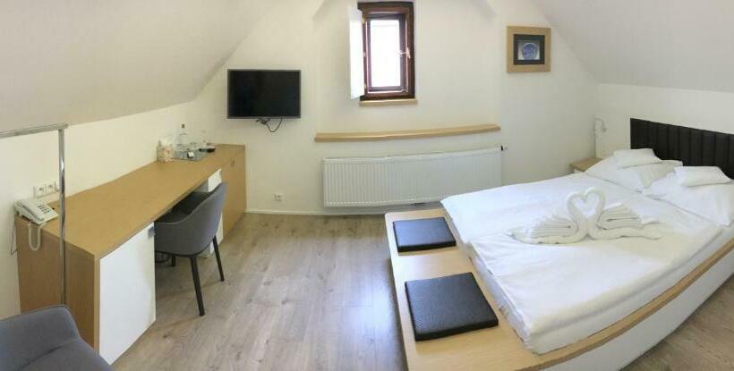 غرفة قياسية, 100