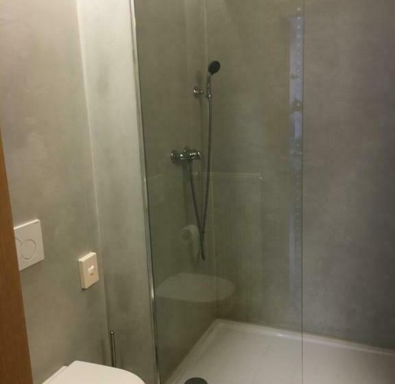 غرفة قياسية, 100