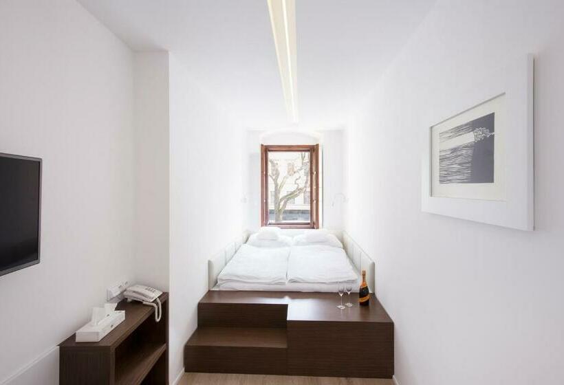 غرفة قياسية فردية, 100