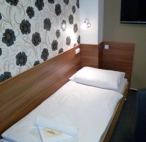 غرفة قياسية رباعية, Arkada