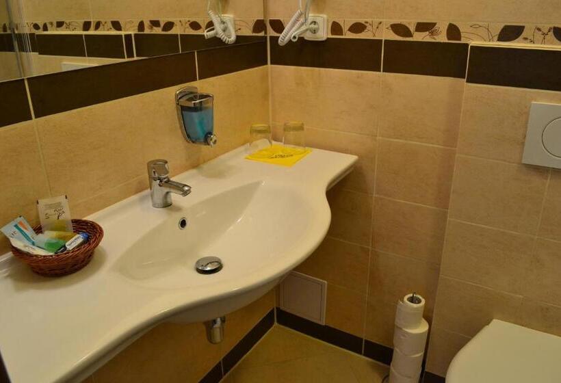 غرفة ديلوكس, Arkada