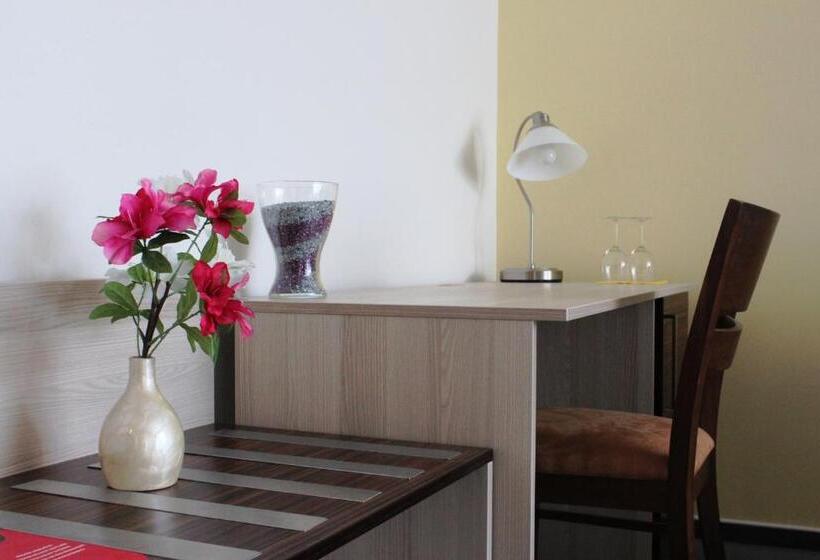 غرفة ديلوكس, Arkada