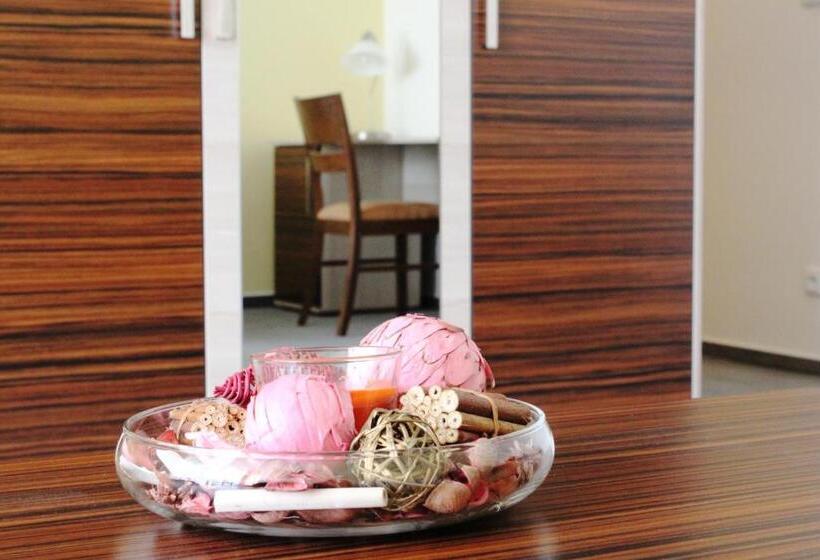 غرفة ديلوكس, Arkada