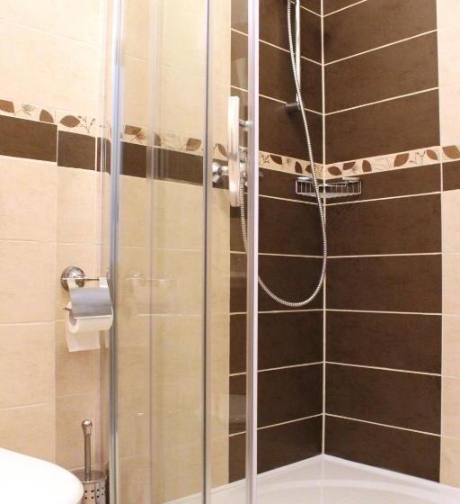 غرفة ديلوكس, Arkada