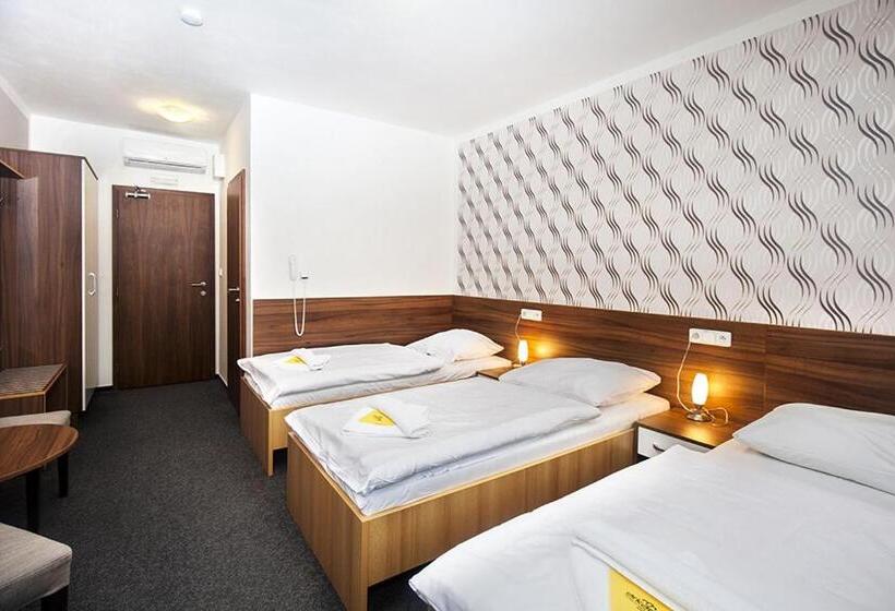 غرفة قياسية ثلاثية, Arkada