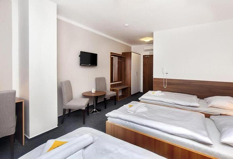 غرفة قياسية ثلاثية, Arkada