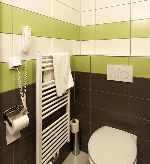 غرفة قياسية رباعية, Arkada