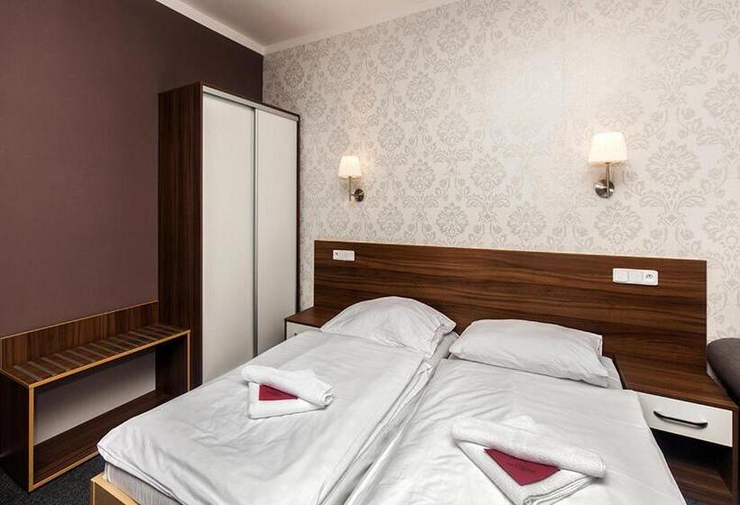 غرفة ديلوكس, Arkada