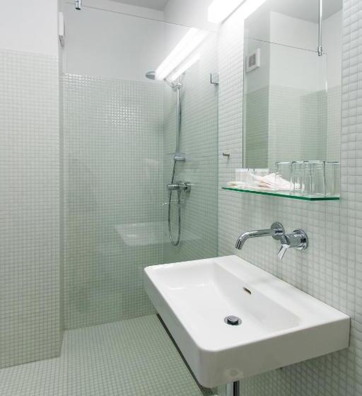 컴포트 룸, Atom Třebíč