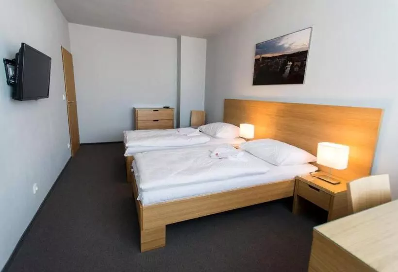 Chambre Triple Confort, Atom Třebíč