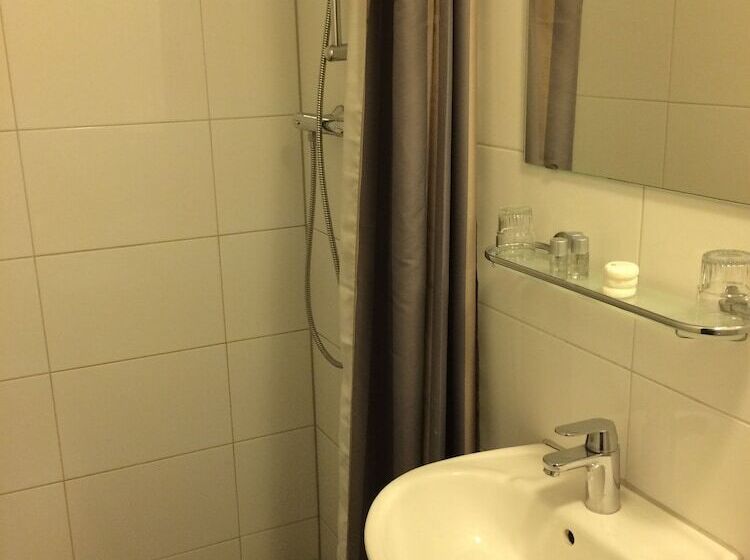 스탠다드 트리플 룸, Bellington