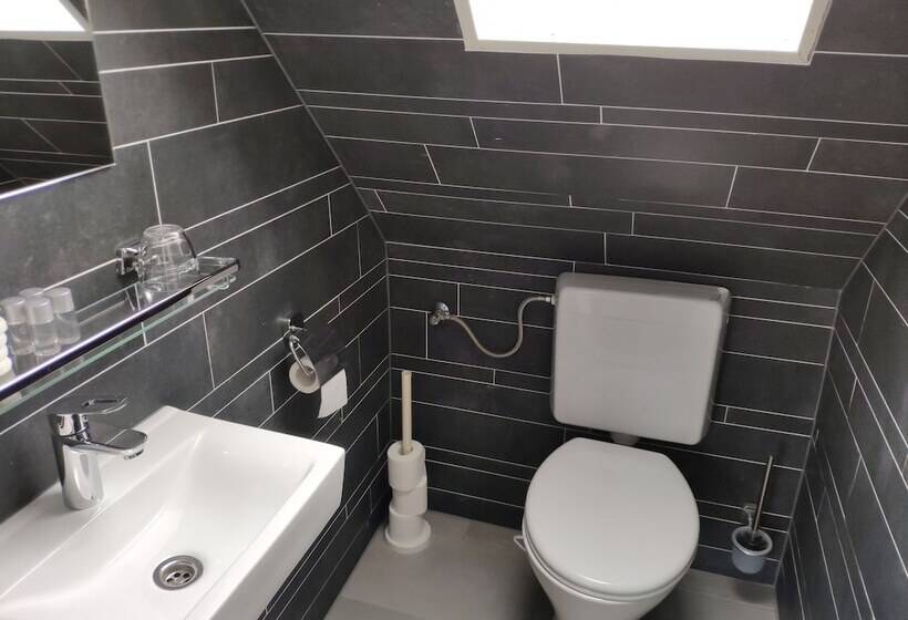 이코노이 4인룸, Bellington