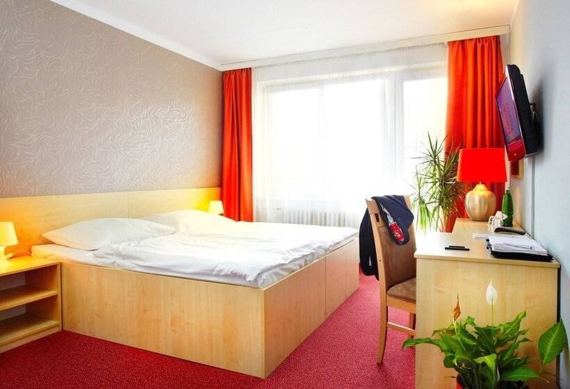 Номер Стандарт Индивидуальный, Charles Central