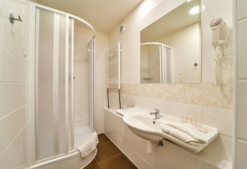 Апартаменты 2 Спальни, Charles Central