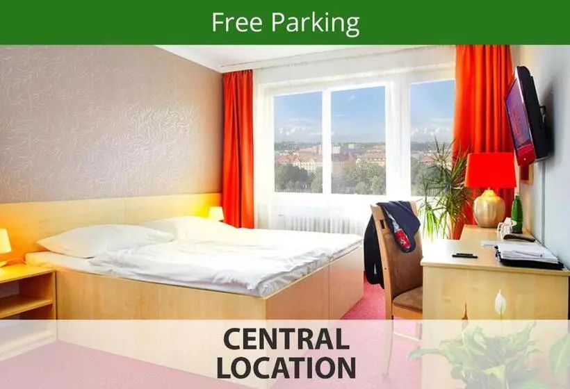 اتاق استاندارد یک نفره, Charles Central