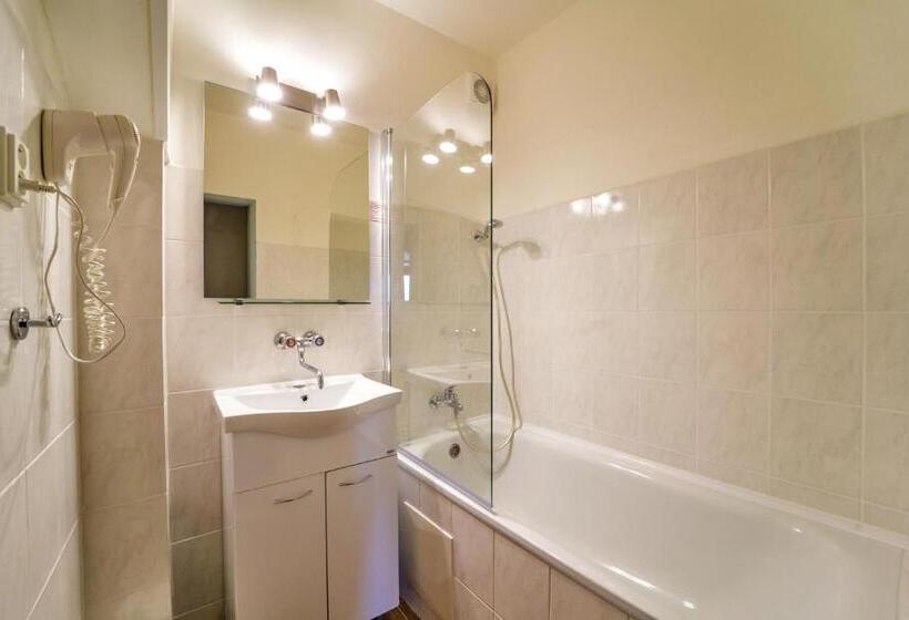 Апартаменты 2 Спальни, Charles Central