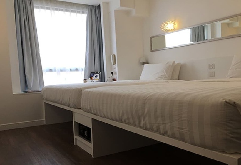 اتاق خانوادگی, Charterhouse Causeway Bay