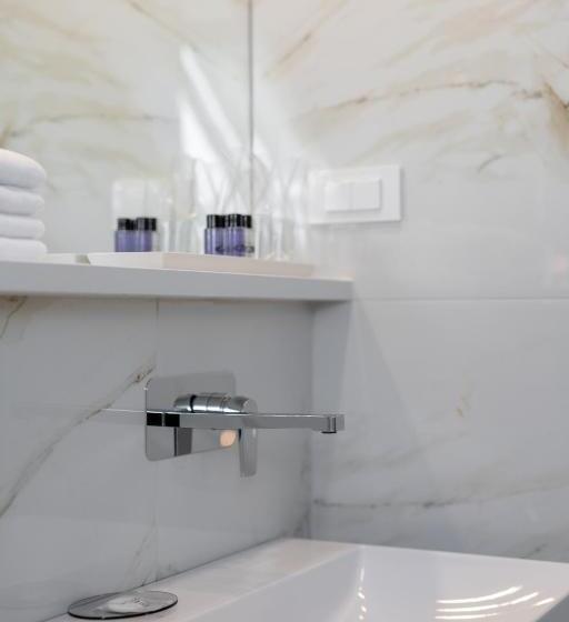 اتاق خانوادگی, Kotnik Superior Boutique