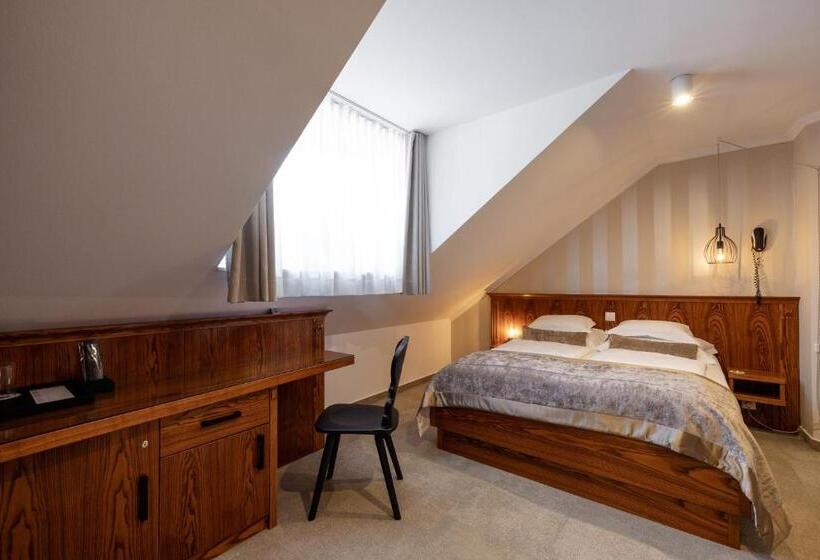 اتاق عادی, Kotnik Superior Boutique