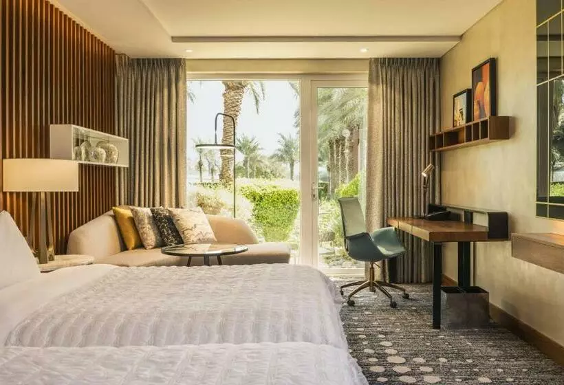 اتاق لوکس با چشم‌انداز باغ, Le Méridien Dubai Hotel & Conference Centre