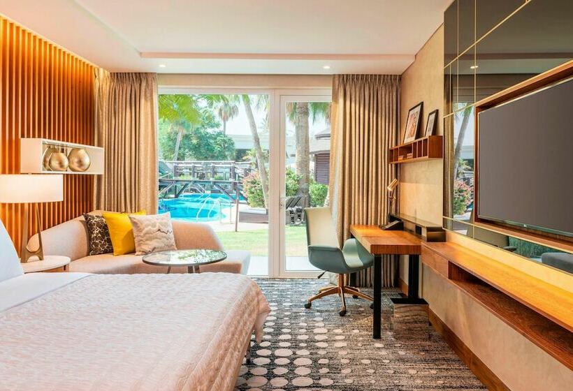 اتاق سوپریور با چشمانداز استخر, Le Méridien Dubai Hotel & Conference Centre