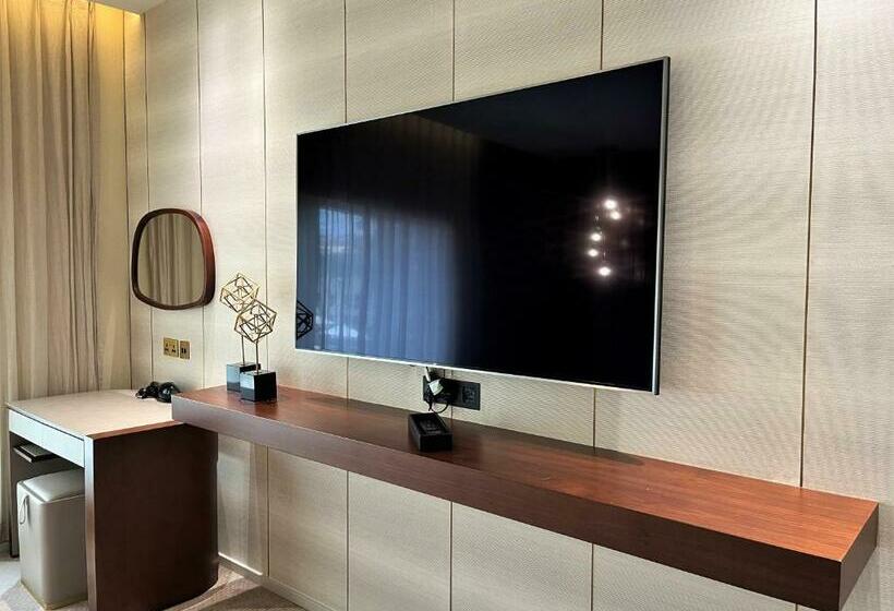 سوئیت پریمیوم, Le Méridien Dubai Hotel & Conference Centre