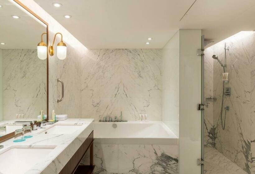 سوئیت پریمیوم, Le Méridien Dubai Hotel & Conference Centre