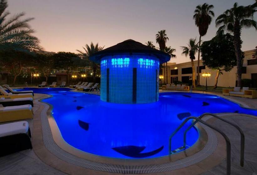 سوئیت رویال, Le Méridien Dubai Hotel & Conference Centre