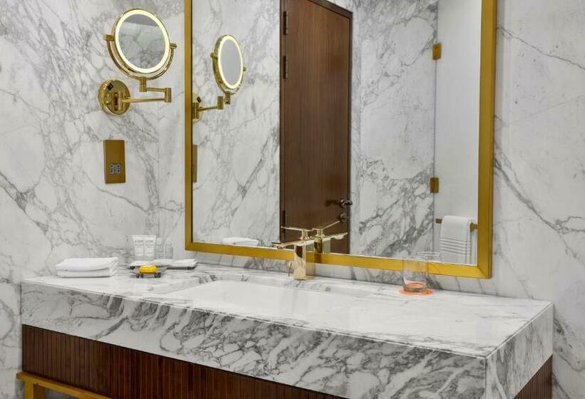 سوئیت رویال, Le Méridien Dubai Hotel & Conference Centre