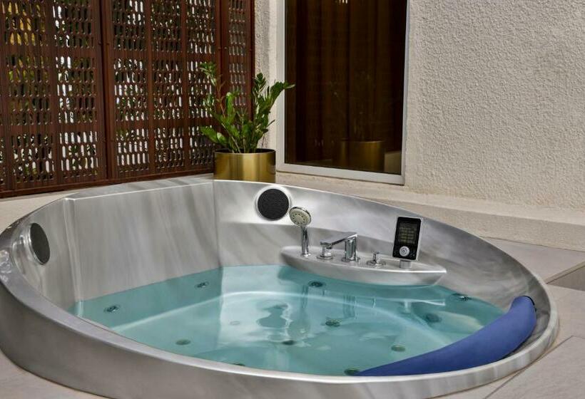 Королевский Люкс, Le Méridien Dubai Hotel & Conference Centre