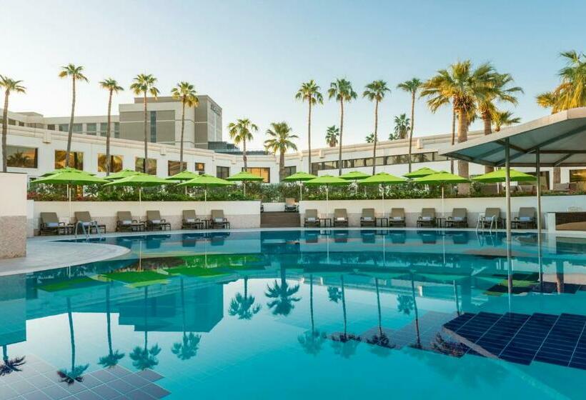 سوئیت رویال, Le Méridien Dubai Hotel & Conference Centre