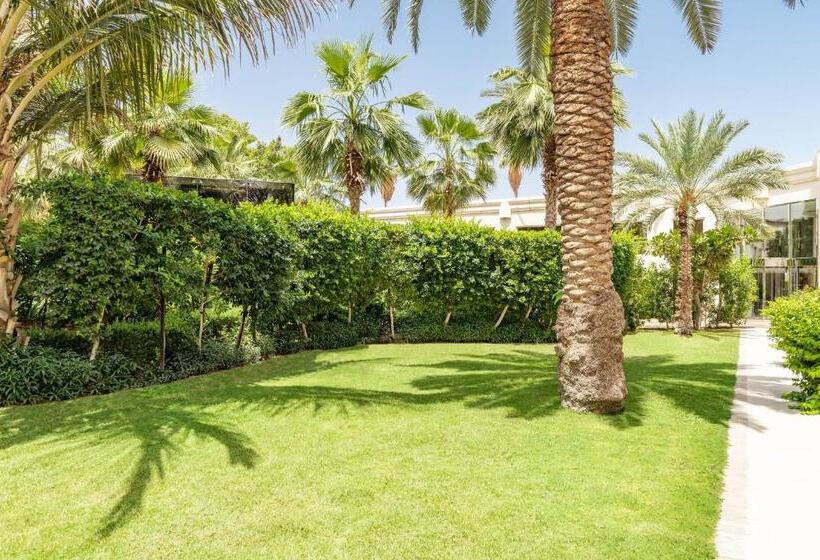چشمانداز باغ اتاق کلوب, Le Méridien Dubai Hotel & Conference Centre
