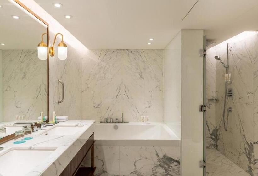 سوئیت پریمیوم, Le Méridien Dubai Hotel & Conference Centre