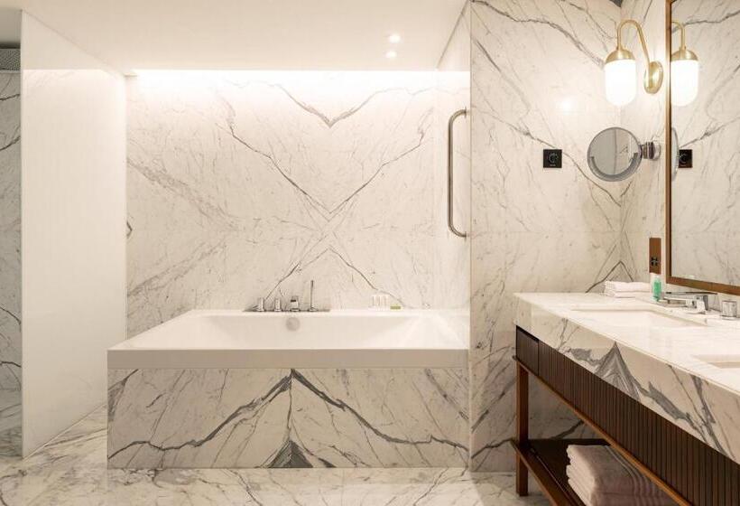 سوئیت پریمیوم, Le Méridien Dubai Hotel & Conference Centre