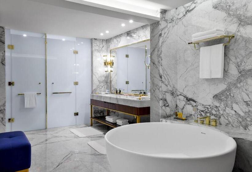 سوئیت رویال, Le Méridien Dubai Hotel & Conference Centre