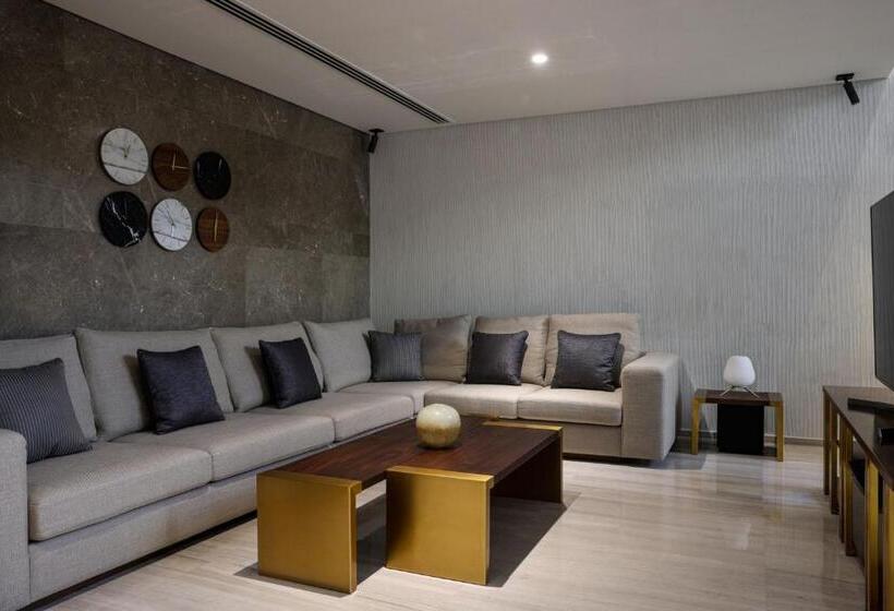 سوئیت رویال, Le Méridien Dubai Hotel & Conference Centre