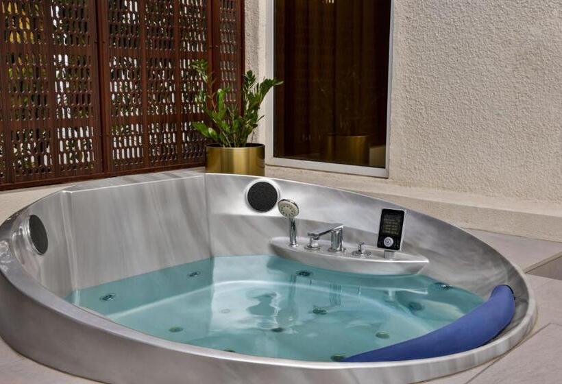 سوئیت رویال, Le Méridien Dubai Hotel & Conference Centre