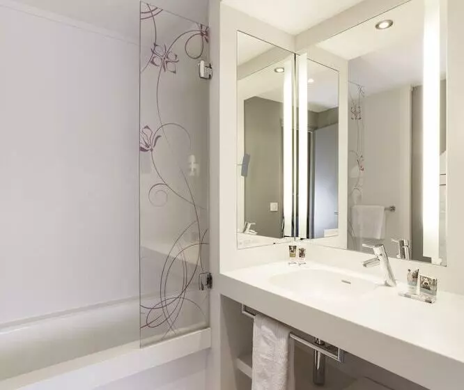 سوئیت جونیور پرستیژ, Mercure La Roche Sur Yon