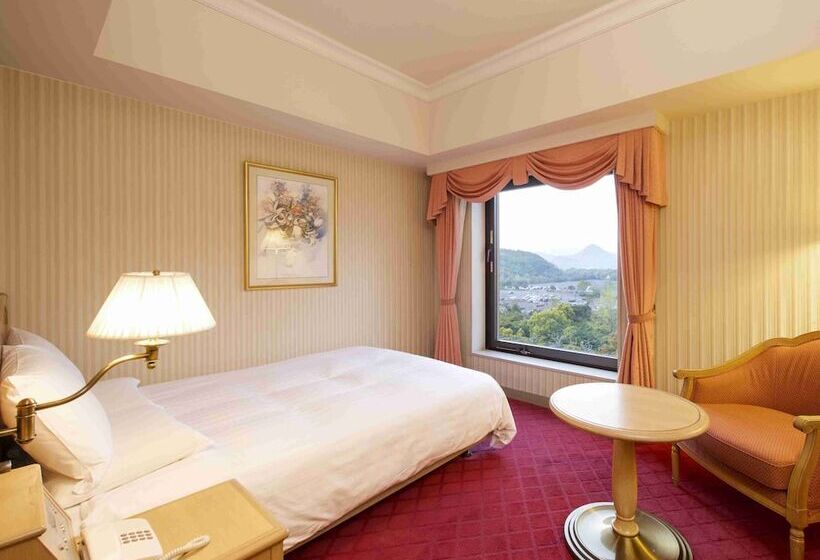 اتاق اکونومی, Okura Jr Huis Ten Bosch