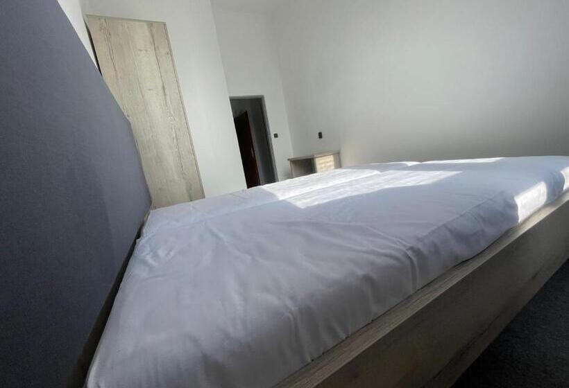 חדר סטנדרט, Stadion Hradec Králové