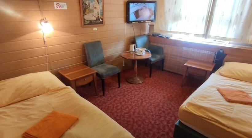 غرفة قياسية, U Branky