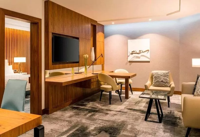 سوییت لوکس, Le Méridien Dubai Hotel & Conference Centre